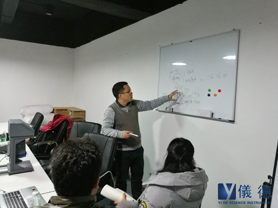臺(tái)式熒光光譜儀 臺(tái)式熒光光譜儀